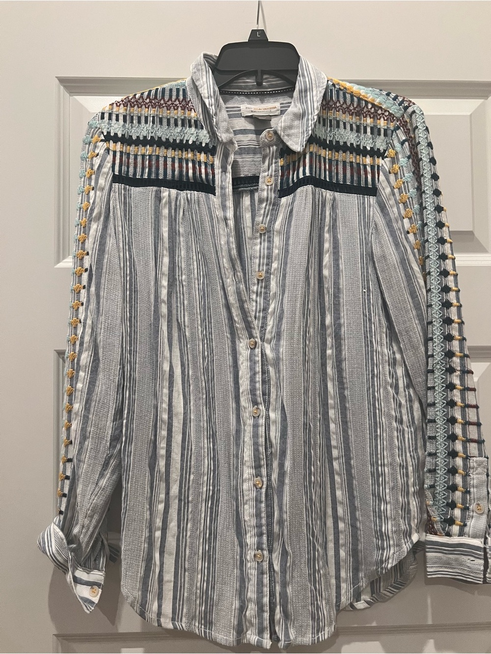 Anthropologie Pilcro embroidered button up